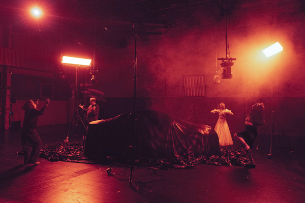 Das Leiden anderer betrachten | Copyright: Elke Walkenhorst